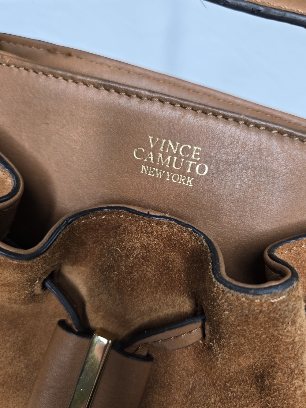 Vince Camuto Caramel Suede Leather Bucket Bag Crossbody Drawstring Gold Hardware - Picture 3 of 13